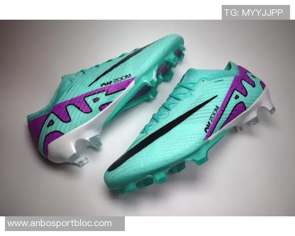 下赛季欧冠联赛用球配色揭晓白薄荷绿紫粉组合引领潮流